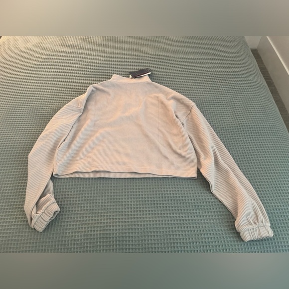 Reebok Classics Wardrobe Essentials Waffle Cover-Up Women Medium NWT Color Ash - Picture 7 of 7